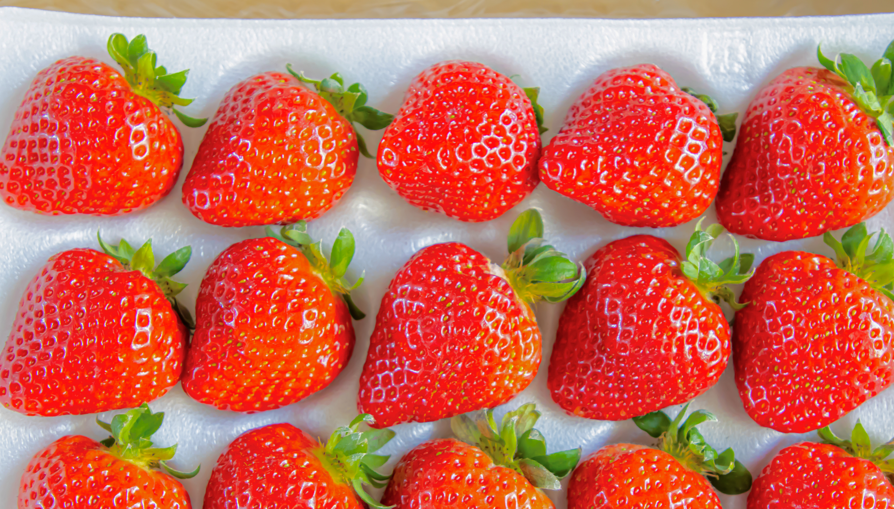 敷き詰められたいちご